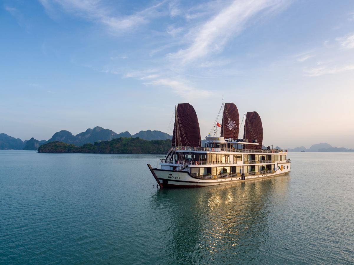 Orchid Trendy Cruise Hotel Ha Long Exterior foto